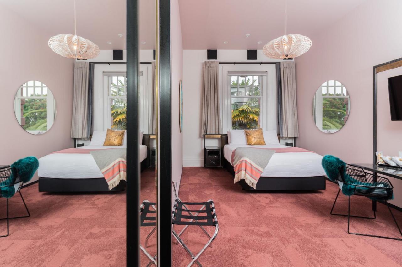Clarence Boutique Hotel Тауранга Экстерьер фото